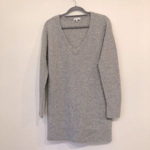 Aritzia Community grey knit v neck sweater dress. Size S.